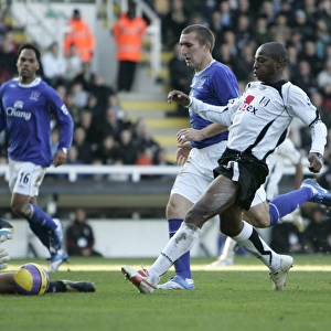 Fulham v Everton 4 / 11 / 06 Luis Boa Morte in action against Tim Howard