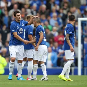 Gareth Barry and Leon Osman's Emotional Reunion: Everton's Farewell to Leon Osman (vs. FC Porto) Gareth Barry and Leon Osman's Emotional Reunion: Everton's Farewell to Leon Osman (vs. FC Porto)