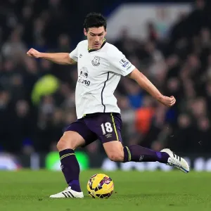 Gareth Barry vs. Chelsea: A Battle at Stamford Bridge - Barclays Premier League