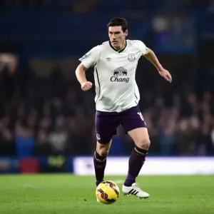 Gareth Barry vs. Chelsea: A Fierce Face-Off at Stamford Bridge - Everton in Barclays Premier League