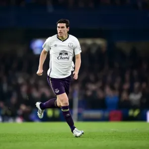 Gareth Barry vs. Chelsea: A Football Showdown at Stamford Bridge - Everton vs. Blues, Barclays Premier League