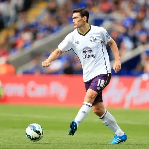 Gareth Barry vs Leicester City: Everton's Battle at King Power Stadium - Barclays Premier League Soccer Match Gareth Barry vs Leicester City: Everton's Battle at King Power Stadium - Barclays Premier League Soccer Match