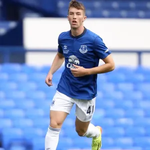 A Heartfelt Farewell: Everton's Chris Long Honors Leon Osman in Testimonial Match vs. FC Porto A Heartfelt Farewell: Everton's Chris Long Honors Leon Osman in Testimonial Match vs. FC Porto