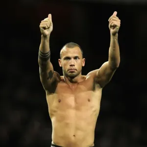 Heitinga at Emirates: Intense Battle in Arsenal vs. Everton, Barclays Premier League (10 December 2011) Heitinga at Emirates: Intense Battle in Arsenal vs. Everton, Barclays Premier League (10 December 2011)