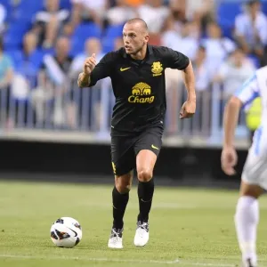 Heitinga's Thrilling Performance: Everton vs Malaga CF at La Rosaleda Stadium
