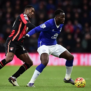 Intense Battle for Ball Possession: Distin vs. Lukaku, AFC Bournemouth vs. Everton