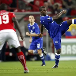 Intense Clash: Yakubu vs. Sarr - Standard Liege vs. Everton UEFA Cup First Round Intense Clash: Yakubu vs. Sarr - Standard Liege vs. Everton UEFA Cup First Round