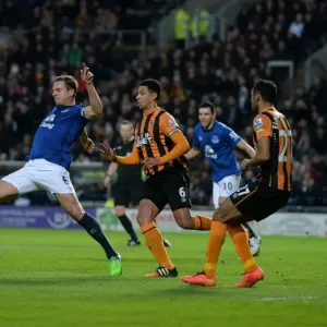 Intense Rivalry: Jagielka vs. Davies Battle at KC Stadium - Hull City vs. Everton, Premier League