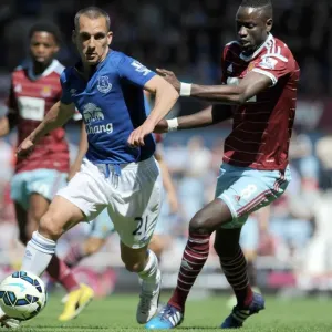 Intense Rivalry: Osman vs. Kouyate at Upton Park - Everton vs. West Ham United, Premier League Intense Rivalry: Osman vs. Kouyate at Upton Park - Everton vs. West Ham United, Premier League