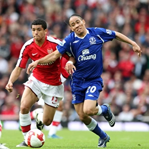 Intense Rivalry: Pienaar vs Denilson at Emirates Stadium - Arsenal vs Everton, Barclays Premier League, October 18, 2008
