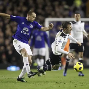 Intense Rivalry: Van der Vaart vs. Heitinga Battle at Goodison Park - Everton vs. Tottenham Hotspur, Barclays Premier League (05 January 2011) Intense Rivalry: Van der Vaart vs. Heitinga Battle at Goodison Park - Everton vs. Tottenham Hotspur, Barclays Premier League (05 January 2011)