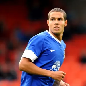 Jack Rodwell in Action: Everton's Pre-Season Battle at Tannadice Park Against Dundee United