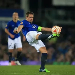 Jagielka's Europa League Battle: Everton vs Lille at Goodison Park