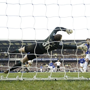 James Beattie's Thrilling Rebound Goal for Everton
