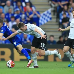 Jamie Vardy's Reaction: Penalty Call against Everton's Matthew Pennington in Leicester City vs Everton, Premier League