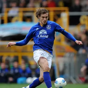 Jelavic's Game-Winning Goal: Everton Triumphs at Molineux (BPL: Wolverhampton Wanderers vs Everton, May 2012) Jelavic's Game-Winning Goal: Everton Triumphs at Molineux (BPL: Wolverhampton Wanderers vs Everton, May 2012)