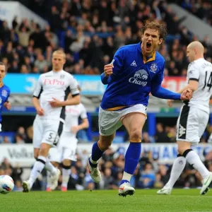 Jelavic's Thrilling Penalty: Everton's Exciting Start Against Fulham in Barclays Premier League (28 April 2012, Goodison Park) Jelavic's Thrilling Penalty: Everton's Exciting Start Against Fulham in Barclays Premier League (28 April 2012, Goodison Park)