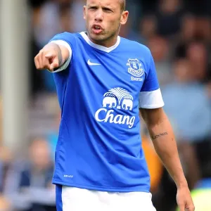 John Heitinga Leads Everton in Pre-Season Clash at Fir Park Stadium Against Motherwell