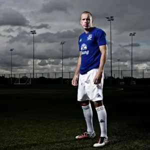 John Heitinga: Unyielding Dutch Defender of Everton Football Club John Heitinga: Unyielding Dutch Defender of Everton Football Club