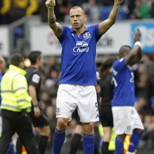 Johnny Heitinga's Triumphant Moment: Everton 1-0 Sunderland, Barclays Premier League (09 April 2012, Goodison Park) Johnny Heitinga's Triumphant Moment: Everton 1-0 Sunderland, Barclays Premier League (09 April 2012, Goodison Park)