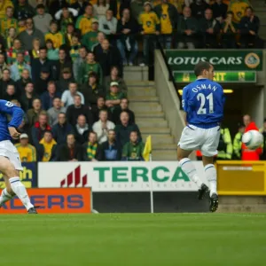 Kevin Kilbane puts Everton ahead