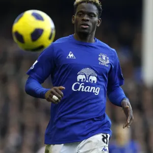 Last-Minute Drama: Louis Saha Scores the Winning Goal for Everton against Sunderland (Barclays Premier League, 26 February 2011) Last-Minute Drama: Louis Saha Scores the Winning Goal for Everton against Sunderland (Barclays Premier League, 26 February 2011)