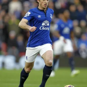 Leighton Baines in Action: Everton vs Southampton - Premier League Showdown at St. Mary's Stadium Leighton Baines in Action: Everton vs Southampton - Premier League Showdown at St. Mary's Stadium