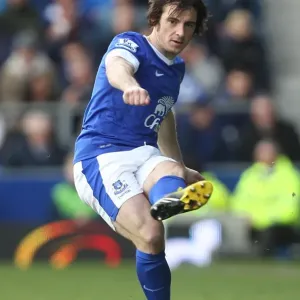 Leighton Baines Leading Performance: Everton's 1-0 Victory over Fulham (Barclays Premier League, 27-04-2013) Leighton Baines Leading Performance: Everton's 1-0 Victory over Fulham (Barclays Premier League, 27-04-2013)