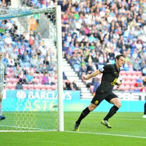 Leighton Baines Scores Dramatic Penalty: Wigan Athletic 2 - Everton 2 (Barclays Premier League, October 6, 2012) Leighton Baines Scores Dramatic Penalty: Wigan Athletic 2 - Everton 2 (Barclays Premier League, October 6, 2012)