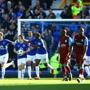 Leighton Baines Scores Penalty: Everton's Second Goal vs Aston Villa (04.04.2011) Leighton Baines Scores Penalty: Everton's Second Goal vs Aston Villa (04.04.2011)