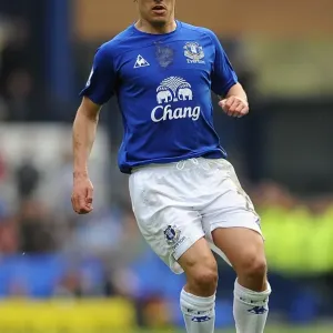 Leon Osman in Action: Everton vs. Blackburn, Premier League Showdown (16 April 2011, Goodison Park) Leon Osman in Action: Everton vs. Blackburn, Premier League Showdown (16 April 2011, Goodison Park)
