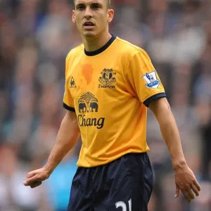Leon Osman in Action: Everton vs. West Bromwich Albion, Barclays Premier League (May 2011) Leon Osman in Action: Everton vs. West Bromwich Albion, Barclays Premier League (May 2011)