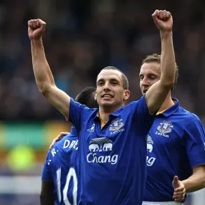 Leon Osman's Triple: Everton's Third Goal Celebration vs. Sunderland (09.04.2012, Goodison Park) Leon Osman's Triple: Everton's Third Goal Celebration vs. Sunderland (09.04.2012, Goodison Park)