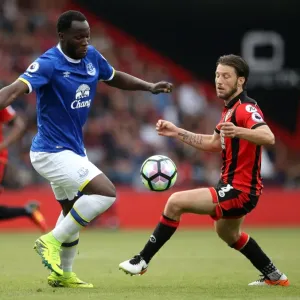 Lukaku vs. Arter: Intense Battle for Ball Possession - Everton vs. AFC Bournemouth, Premier League, Vitality Stadium Lukaku vs. Arter: Intense Battle for Ball Possession - Everton vs. AFC Bournemouth, Premier League, Vitality Stadium