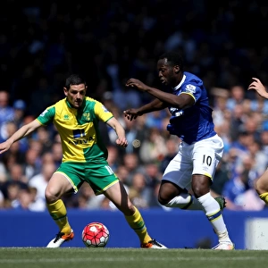 Lukaku vs Dorrans: A Football Rivalry Unfolds - Everton vs Norwich City