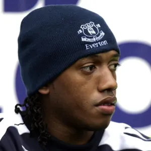 Manuel Fernandes Faces Off: Everton vs. Wigan Athletic, Barclays Premier League Clash, January 2008