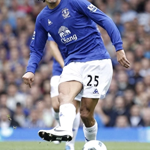 Marouane Fellaini in Action: Everton vs Manchester United, Barclays Premier League, Goodison Park (September 11, 2010)