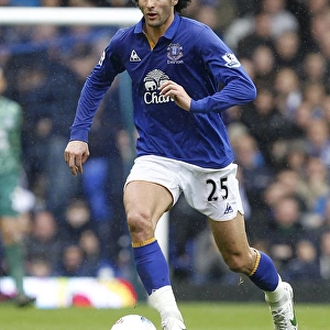 Marouane Fellaini in Action: Everton vs Sunderland, Barclays Premier League, Goodison Park (09.04.2012)