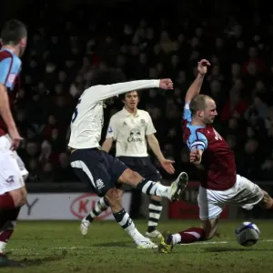 Marouane Fellaini's Fourth Goal: Everton's Emphatic Victory Over Scunthorpe United in FA Cup Third Round (08 January 2011) Marouane Fellaini's Fourth Goal: Everton's Emphatic Victory Over Scunthorpe United in FA Cup Third Round (08 January 2011)