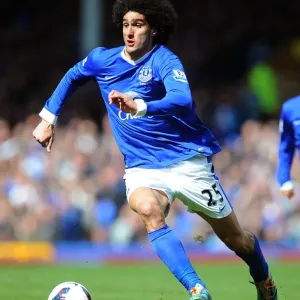 Marouane Fellaini's Thunderous Strike: Everton's Victory Over Fulham in Premier League (27-04-2013, Goodison Park) Marouane Fellaini's Thunderous Strike: Everton's Victory Over Fulham in Premier League (27-04-2013, Goodison Park)