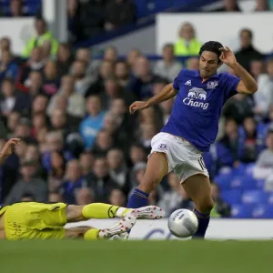 Mikel Arteta Foul by Richard Cresswell: Everton vs Sheffield United (Carling Cup 2011) Mikel Arteta Foul by Richard Cresswell: Everton vs Sheffield United (Carling Cup 2011)