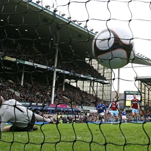 Mikel Arteta Scores Penalty: Everton's FA Cup Fifth Round Victory over Aston Villa (15/2/09)