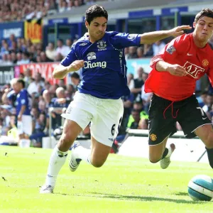 Mikel Arteta vs Cristiano Ronaldo: Everton vs Manchester United Clash in Premier League, 2007