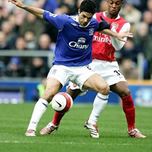 Mikel Arteta vs. Justin Hoyte: A Battle at Goodison Park - Everton vs. Arsenal, FA Barclays Premiership (March 18, 2007)