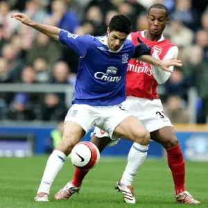 Mikel Arteta vs. Justin Hoyte: A Battle at Goodison Park - Everton vs. Arsenal, FA Barclays Premiership (March 18, 2007)