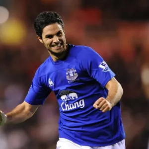 Mikel Arteta's Dramatic Equalizer: A Thrilling 2-2 Draw for Everton at Sunderland's Stadium of Light (November 2010, Barclays Premier League) Mikel Arteta's Dramatic Equalizer: A Thrilling 2-2 Draw for Everton at Sunderland's Stadium of Light (November 2010, Barclays Premier League)