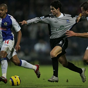 Mikel Arteta's Tenacious Midfield Performance: Overpowering Two Defenders (Blackburn vs Everton)