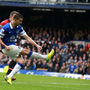 Mirallas Strikes: Everton Takes 2-0 Lead Over Manchester United (April 21, 2014, Barclays Premier League) Mirallas Strikes: Everton Takes 2-0 Lead Over Manchester United (April 21, 2014, Barclays Premier League)