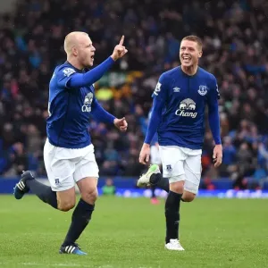 Naismith and McCarthy: Everton's Unforgettable Goal Celebration vs. Leicester City (Premier League) Naismith and McCarthy: Everton's Unforgettable Goal Celebration vs. Leicester City (Premier League)