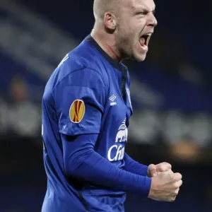 Naismith's Hat-Trick Seals Europa League Win for Everton over Lille